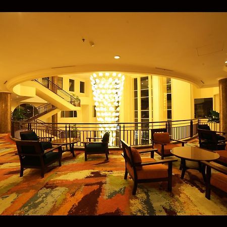 Grand Wahid Hotel Салатіга Екстер'єр фото
